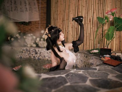 阿雪雪 – 镇海礼服好友小惊喜(86P)